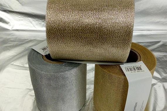 Nastro decorativo per pacchi brillantinato lato alto