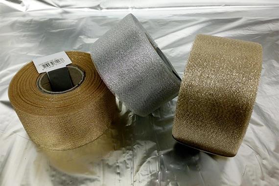 Nastro decorativo per pacchi brillantinato lato basso